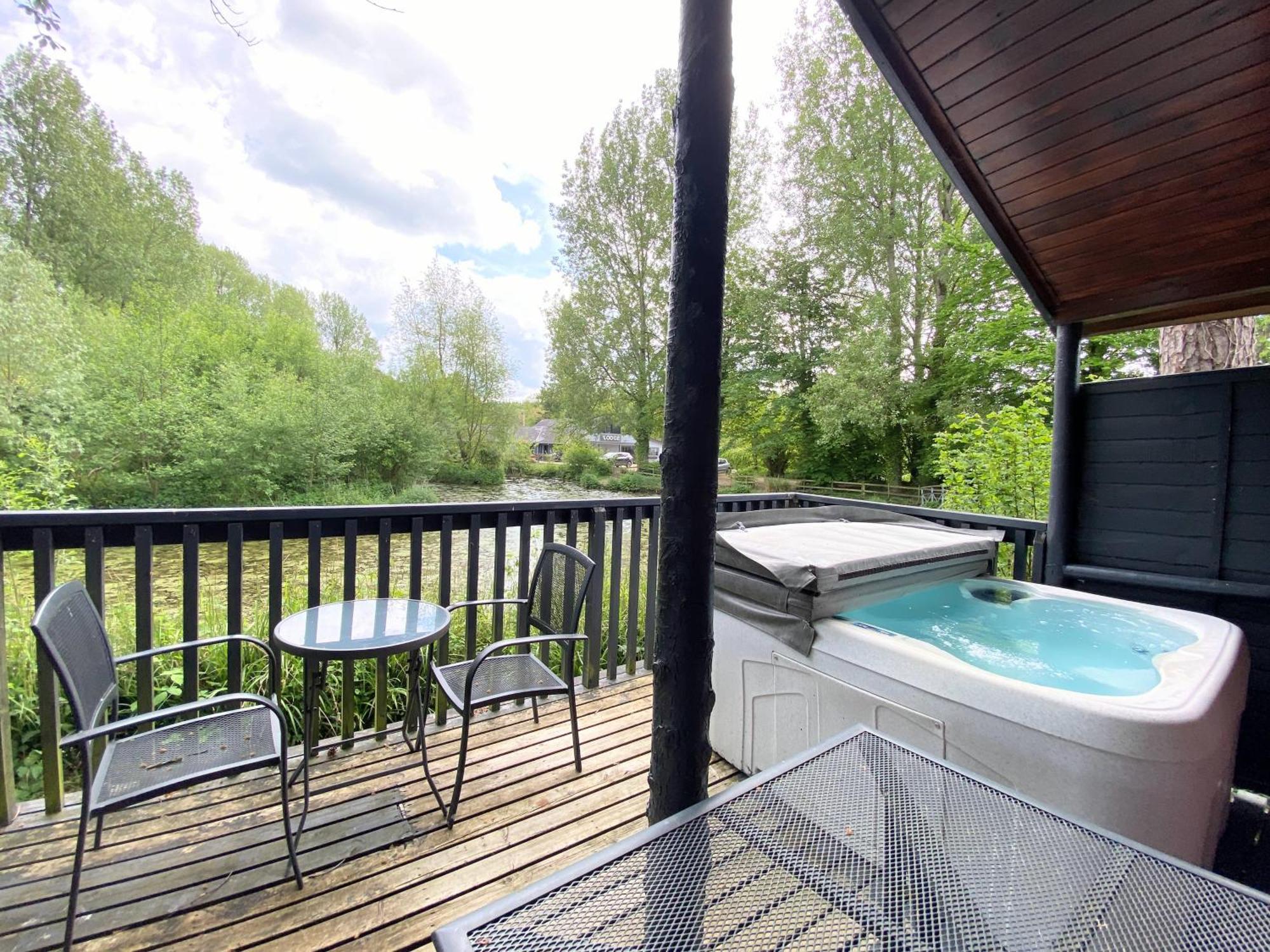 Otter 4 Hot Tub - Huntersmoon-Warminster-Bath-Salisbury Villa Exterior photo