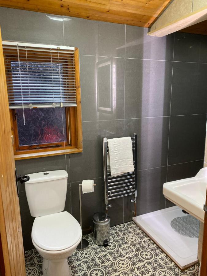 Otter 4 Hot Tub - Huntersmoon-Warminster-Bath-Salisbury Villa Exterior photo